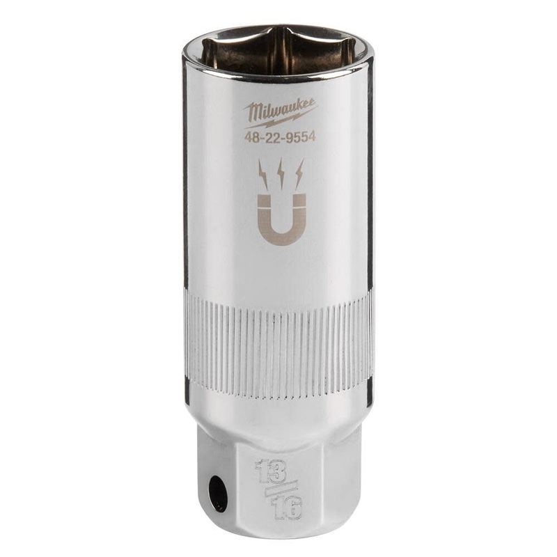 MILWAUKEE 3/8 Drive 13/16 Magnetic Spark Plug Socket